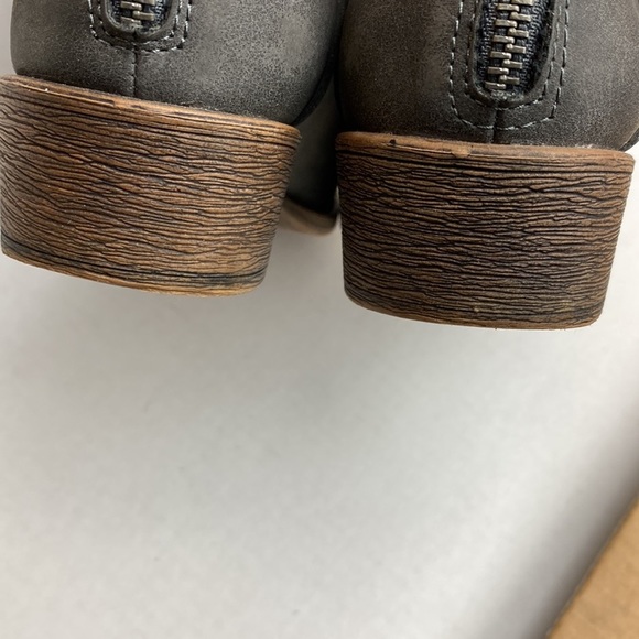 Coconuts by Matisse Women's  Powell Dark Grey Cowboy Bootie’s - Picture 8 of 8